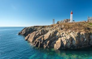 Phare aux alentours de Brest - lieux à visiter en bretagne