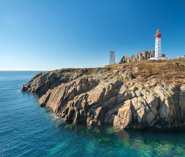 Phare aux alentours de Brest - lieux à visiter en bretagne