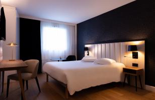 Chambre double noire et blanche - hotel 4 etoiles brest